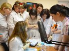 Стоматологи Западно-Сибирского медицинского центра ФМБА России начали работать с новым современным пломбировочным материалом –  специалист из г. Пермь провел обучающий мастер-класс