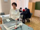 Сотрудник Западно – Сибирского медицинского центра принимает участие в работе участковой избирательной комиссии.